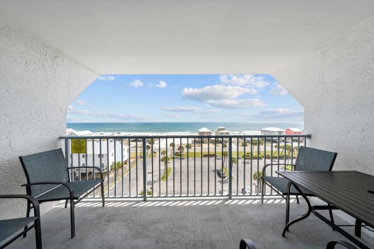 Gulf Shores Surf & Racquet 715A by Youngs Suncoast - B&B Gulf Shores