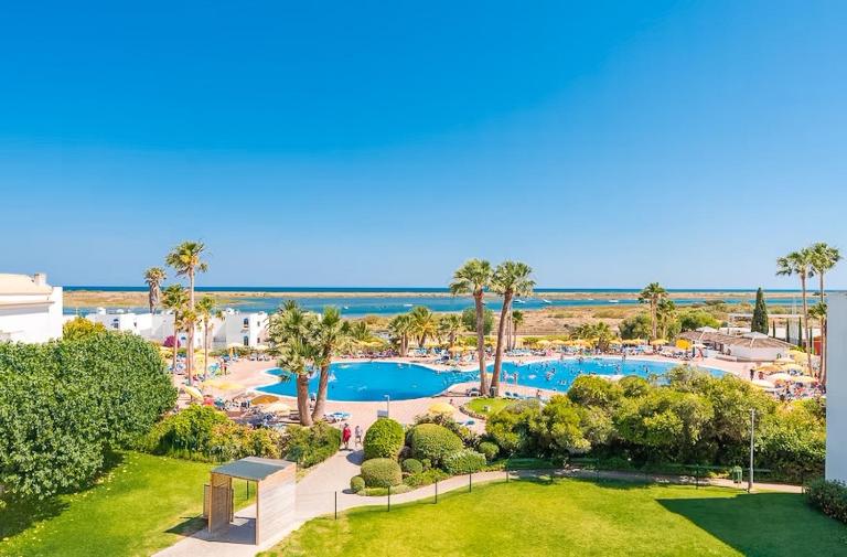 Resort Penthouse sea view, 2 pools and private beach - B&B Tavira