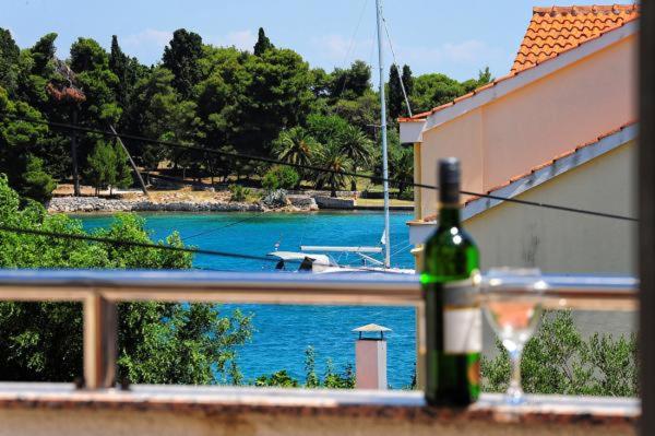 Apartmani Antea - Bed and Breakfast Preko