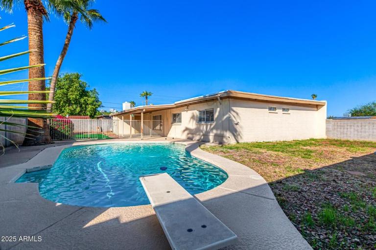 North E Phx Sleeps 8, home w pool, near Scottsdale - Bed and Breakfast Phoenix