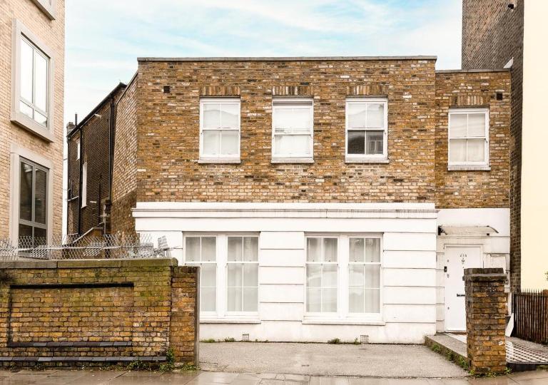 Agar Villa Two Bedroom Home with Garden & Hot Tub - Ferienwohnung London