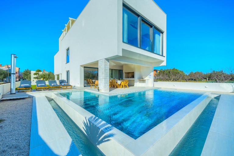 Villa Bellavista, rooftop, jakuzzi, infinity pool - B&B Sukošan