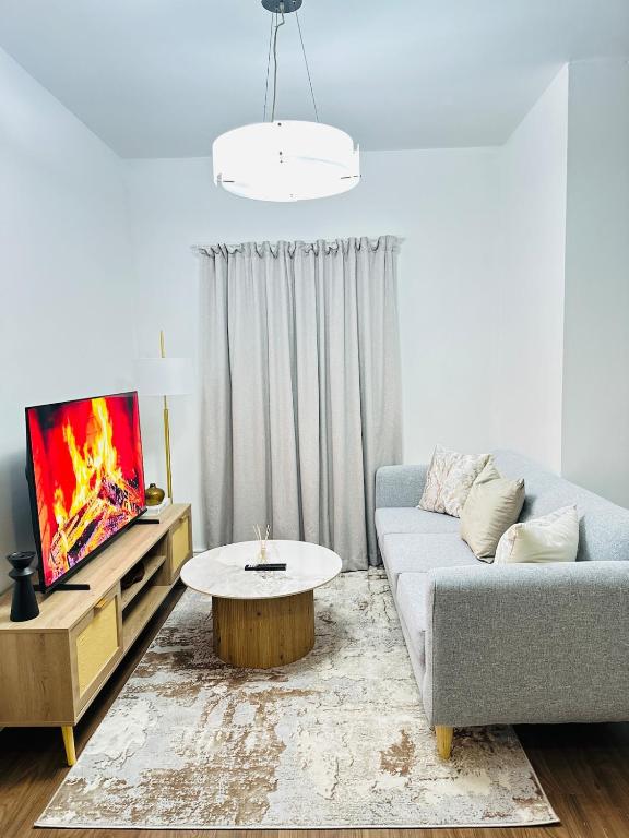 Cozy Sandton Stay WiFi-Free- Parking-Balcony-Study - B&B Johannesburg