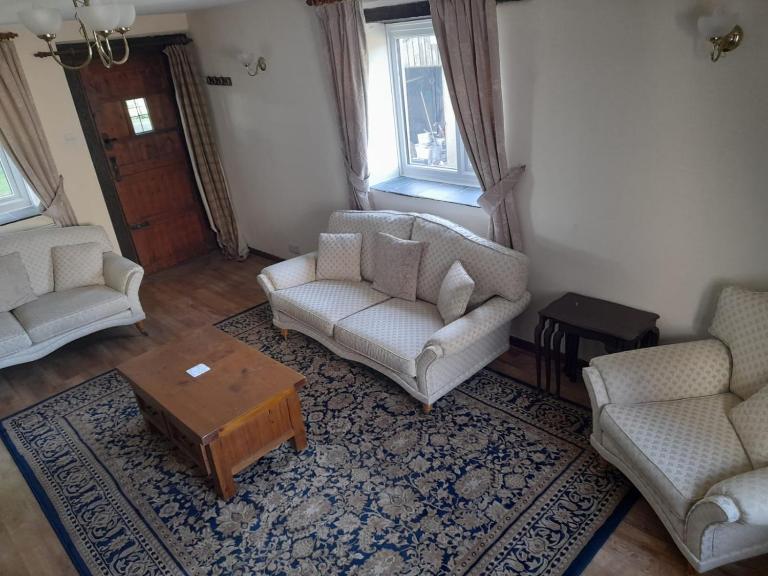Hayloft Cottage Your Family-Friendly Countryside Retreat, Master En-suite, Sleeps 6, Indoor Pool, Tennis Court and Tarka Trial Access for cycling - Chambres d'hôtes Merton
