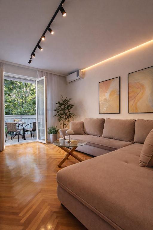 Central Cozy Apartment at Gastro District - B&B Skopje