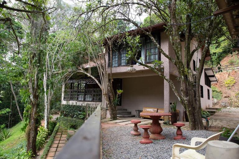 Casa Pet Friendly c 3 suites, Lareira e Natureza - B&B Domingos Martins