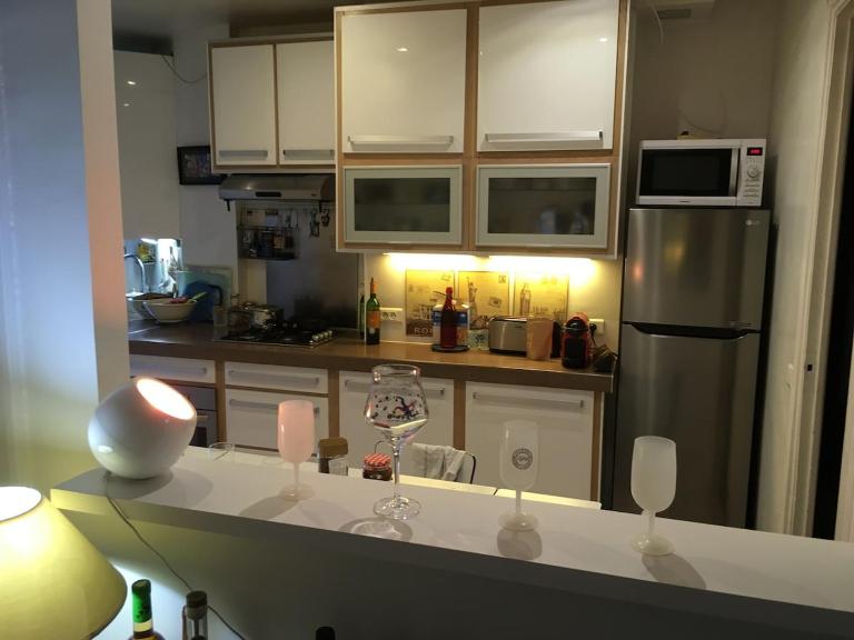 Chambre calme et claire dans grand appartement avec douche - B&B Neuilly-sur-Seine