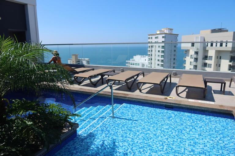 Rodadero Ocean View Luxury Apt with Rooftop Pool - Ferienwohnung Taganga