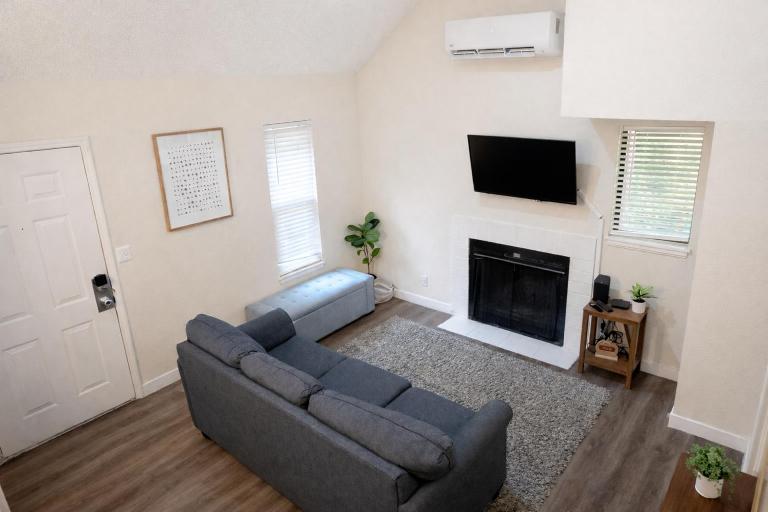 Two Bedroom Loft, King Beds, Down Town Convenience - B&B Salt Lake City