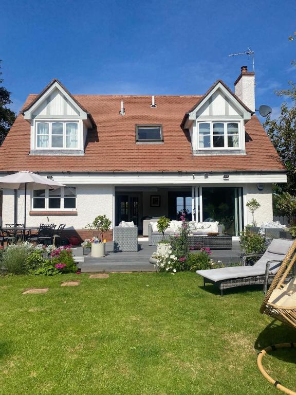Seaside golfing haven-central 4 bed detached home - B&B North Berwick