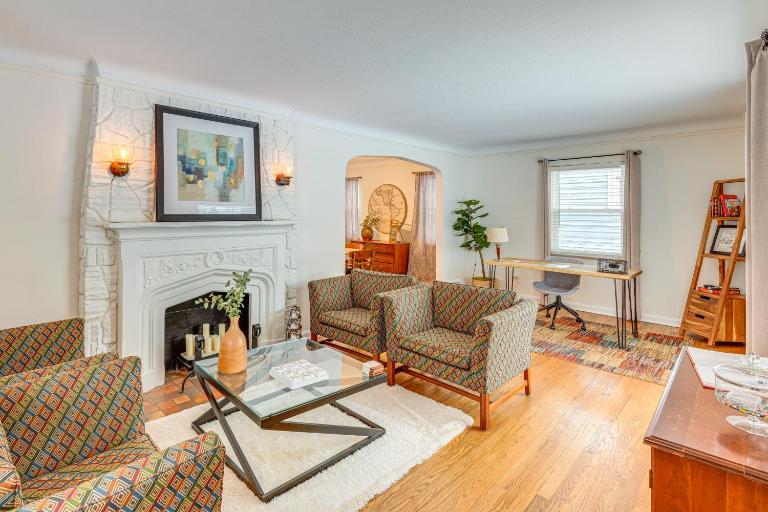 Bring the Family! Mid-Century Modern Gem in Euclid - B&B Euclid