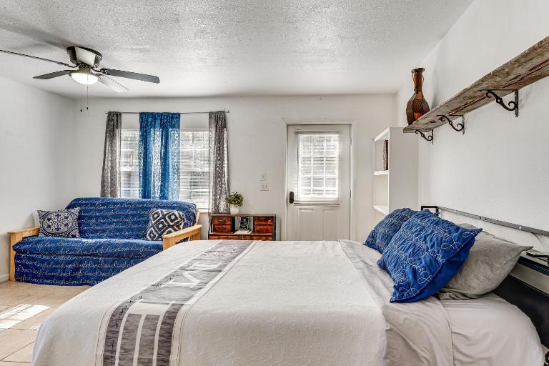 Wooded Couple's Retreat w/ Lanai in Interlachen - B&B Interlachen