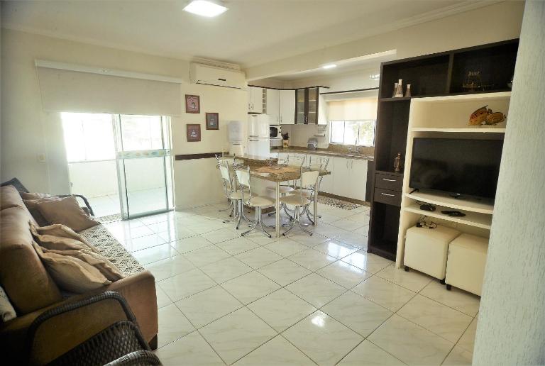 Apartamento do Sol - conforto, 2 quartos, 300m da praia centro de Bombinhas - B&B Bombinhas