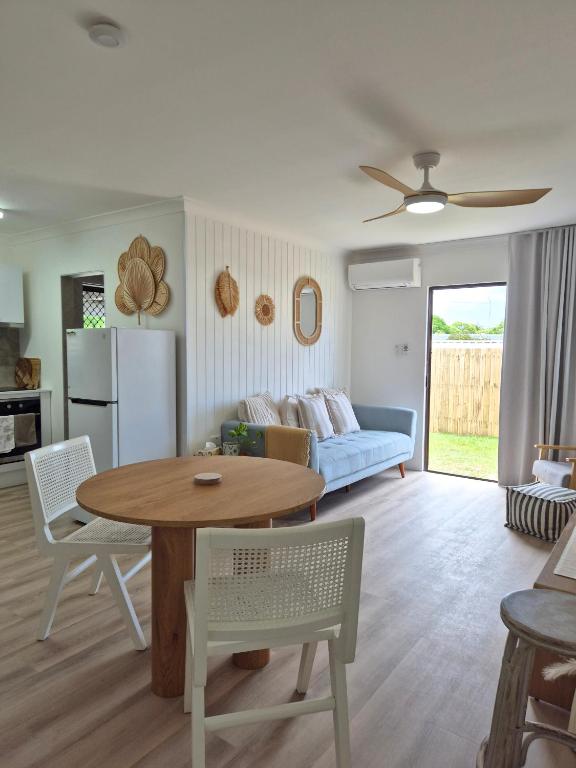NEW - The Coastal Cactus Villa - B&B Caloundra