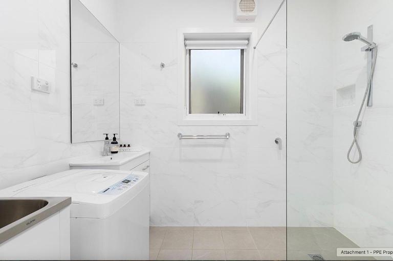 Cromwell Lite - B&B Cooma