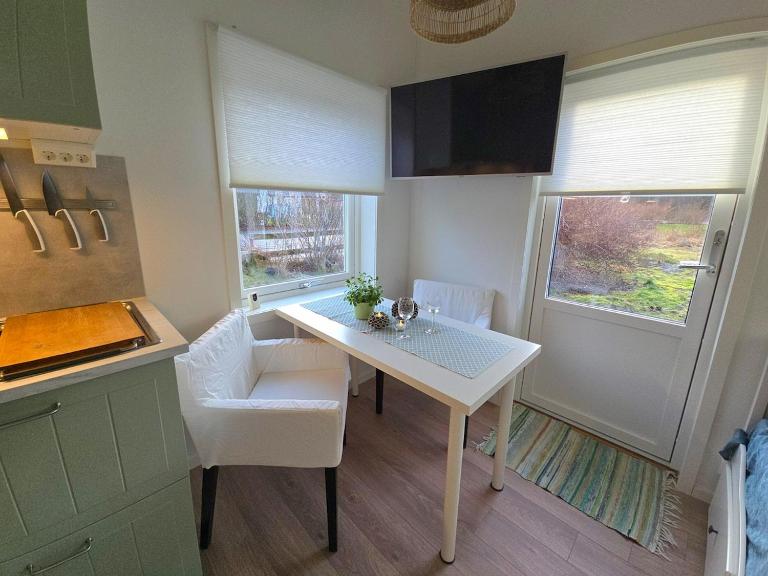 Nybyggd loftstuga i centrala Grebbestad - B&B Grebbestad
