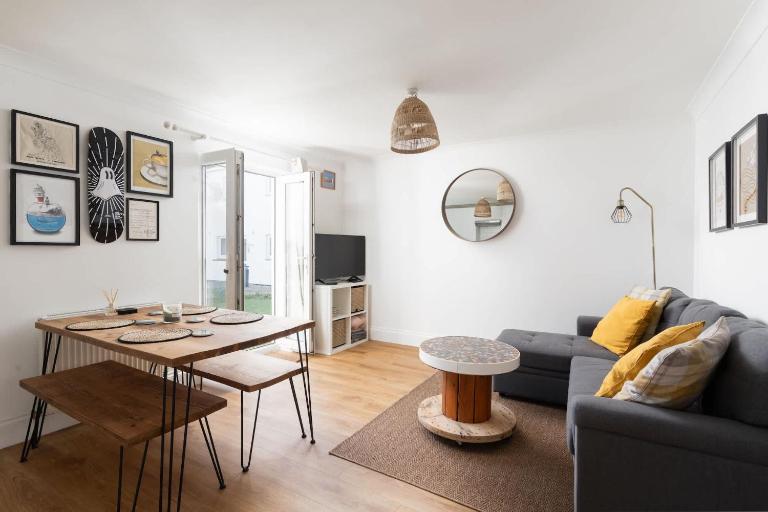 Stylish Apartment Garden with Beautiful Sea Views - B&B Newquay
