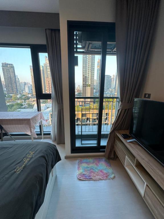 BTS Skytrain Thonglor station sukhumwit 36-38 - Chambres d'hôtes Bangkok