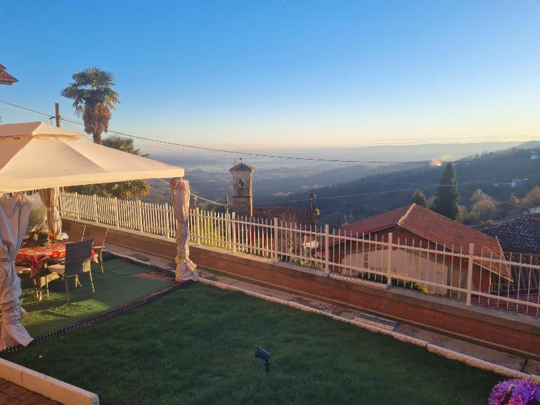 La piazzetta del sole - B&B Pettinengo