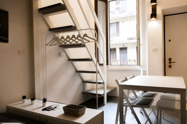 Isola Loft 5 Minutes Walk From Garibaldi Station - Bed and Breakfast Milaan