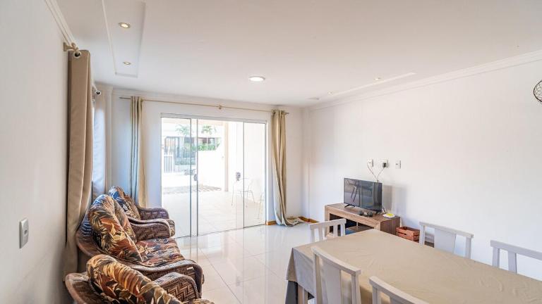 Sobrado B 3 quartos Canto Grande - Bed and Breakfast Bombinhas