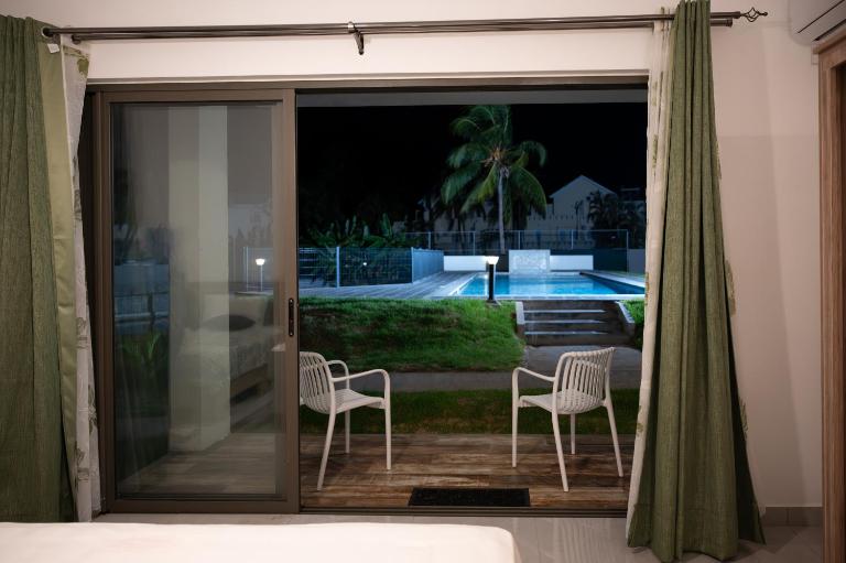 Waterlily GroundFloor 3bedroom Apartment C1 - Bed and Breakfast Flic en Flac