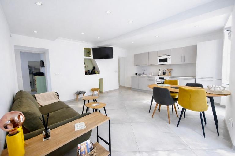 Appartement T3 Place du Marché - B&B Bastia