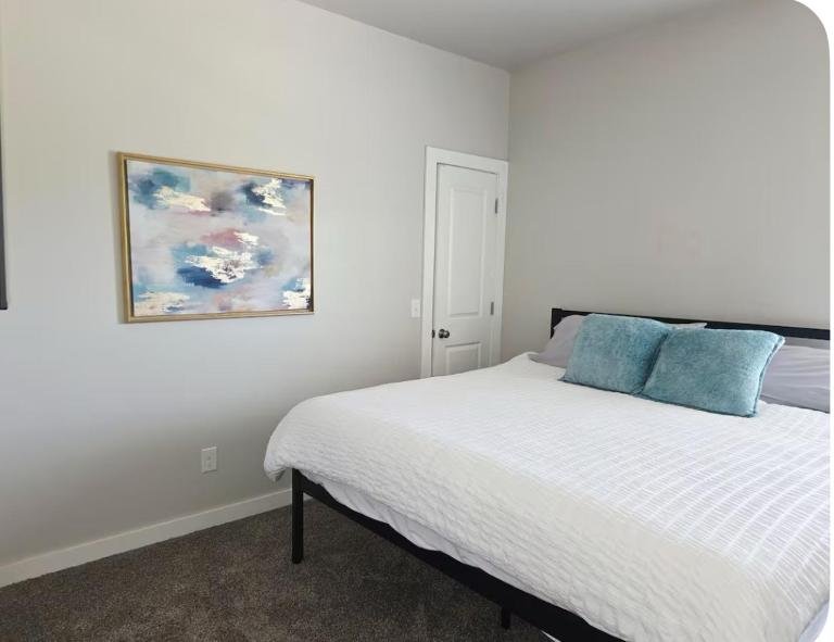 Family-Friendly 3BR Townhome - Ferienwohnung Edmond