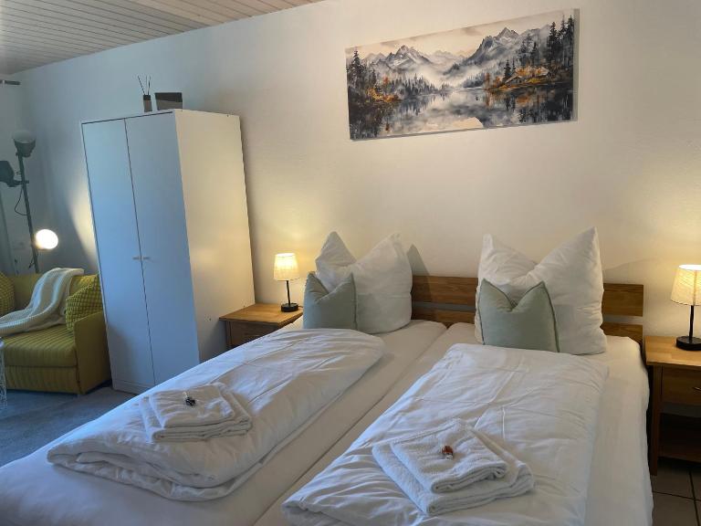 Ferienwohnung am Storchennest - B&B Ichenhausen