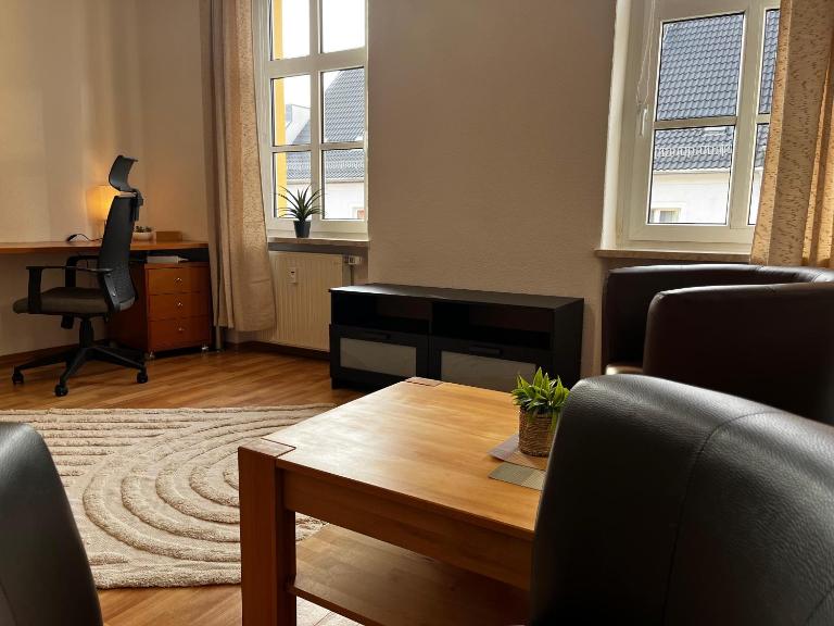 Stylische Flat3 mit französischem Balkon3 all-in 5G - B&B Gera