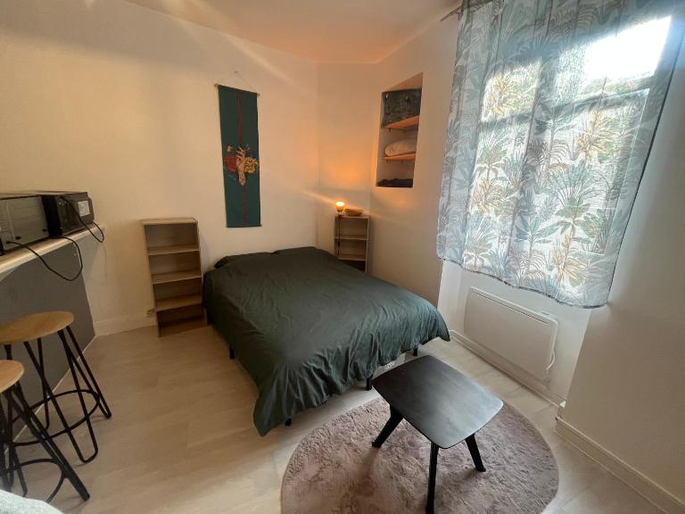 Studio meublé centre-ville Saint Junien - Chambres d'hôtes Saint-Junien