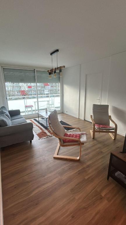 Chambre Privée dans Appartement Partagé - Calme et Lumineux - Proche Bordeaux - Cenon- JJC1-2 - B&B Cenon