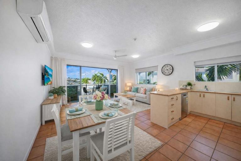 Waterfront Apartment Near City, Stadium & Ferry Townsville - B&B Townsville