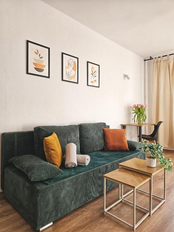 Sunny apartment 3 minutes walk from Rynek square - Ferienwohnung Wroclaw