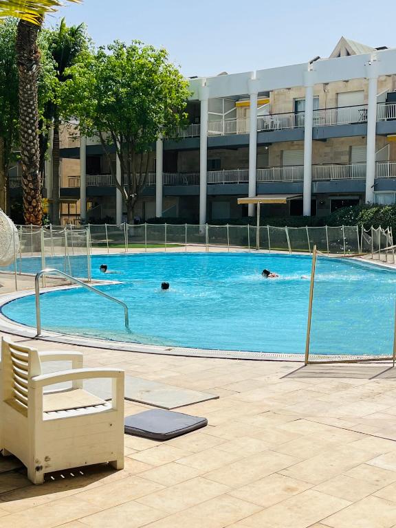 Royal Park A&7 Deluxe, swim pool - by G&P suites - B&B Eilat