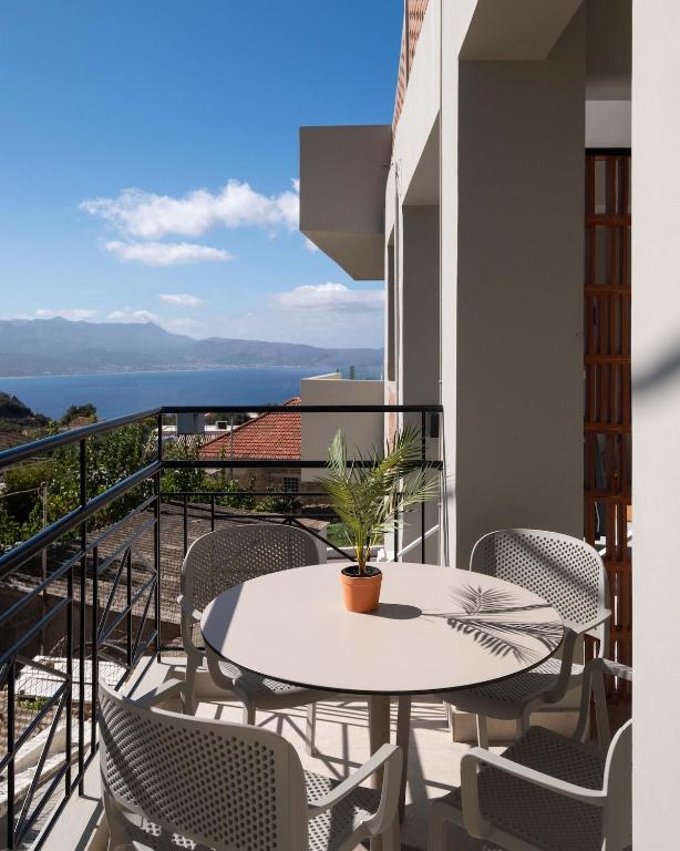 Raviewha Luxury Apartments 3 - B&B Ravdoúcha
