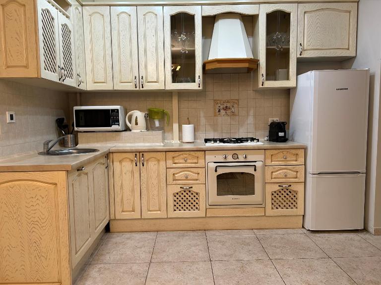 2 bedroom Apartment with parking close to Center - Bed and Breakfast Chisinau