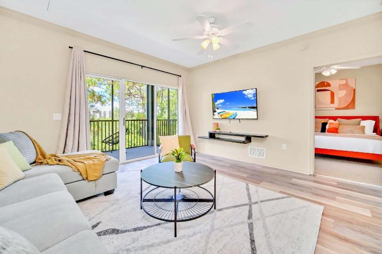Modern 2BR Condo - Pool - Near Disney - Ferienwohnung Orlando
