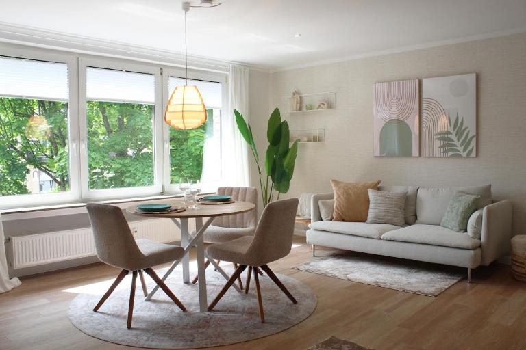 Kernsanierte moderne helle Wohlfühloase - B&B Hilden