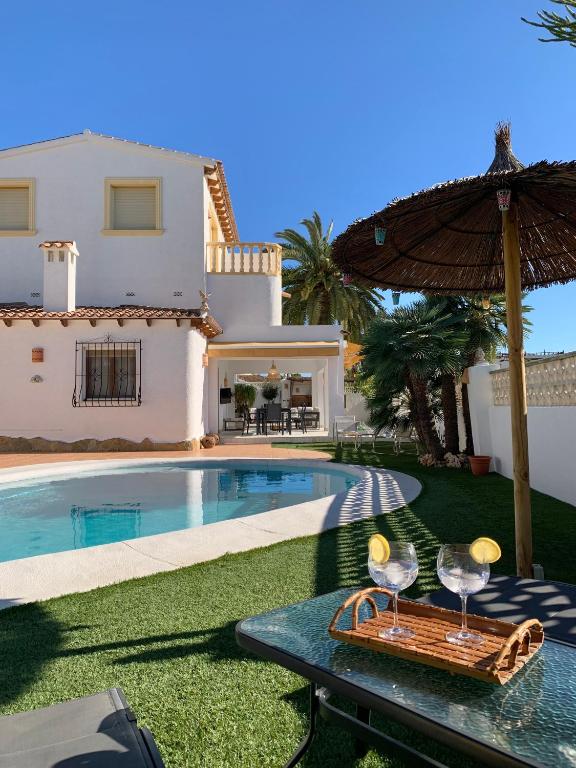 Casa Laura by Sun & Sea Homes - B&B Moraira