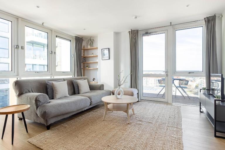 Modern 2 Bed Apt near Canary Wharf, ABBA & O2 - B&B Londres