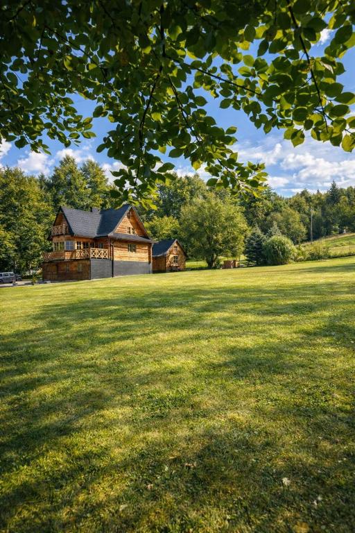 Chata Piechówka - gorąca balia i widok na góry - Bed and Breakfast Pewel Wielka