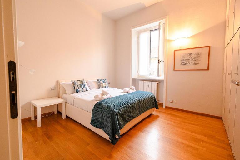 Elegant 3BR 15 min walk to the Duomo, 2 min to Sempione - B&B Milan