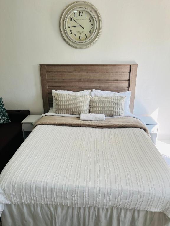 Elegant Bachelor Apartment in Hazel Park - B&B Germiston