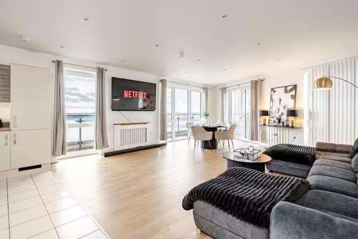 River View Penthouse With Big Balcony & Cinema - B&B Southampton