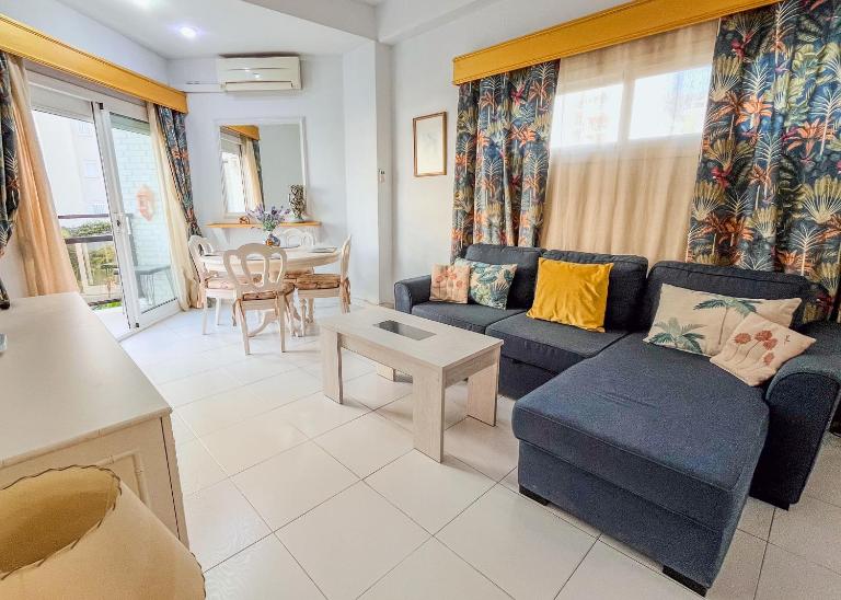 Skol 252C Cozy apartment next to the sea in Marbella center - B&B Marbella