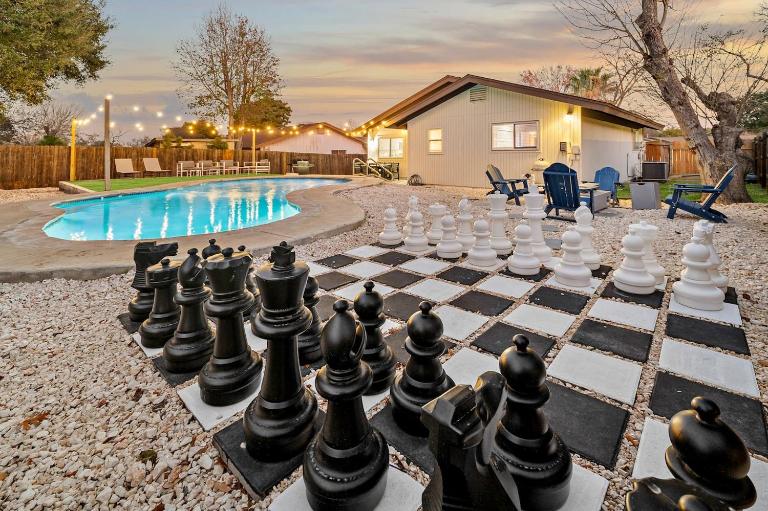 Pool Oasis Near Airport Gym, Games&BBQ - B&B San Antonio