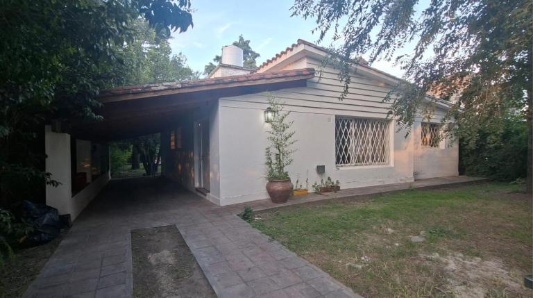 Casa con pileta y jardín - 3 dormitorios - B&B Villa Carlos Paz