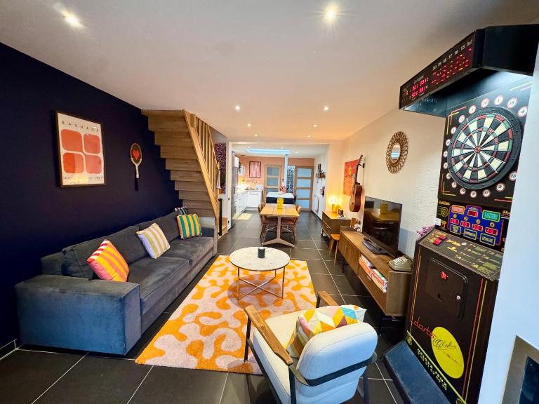 Groovy House - 10 min from Lille - B&B Hallennes-lez-Haubourdin