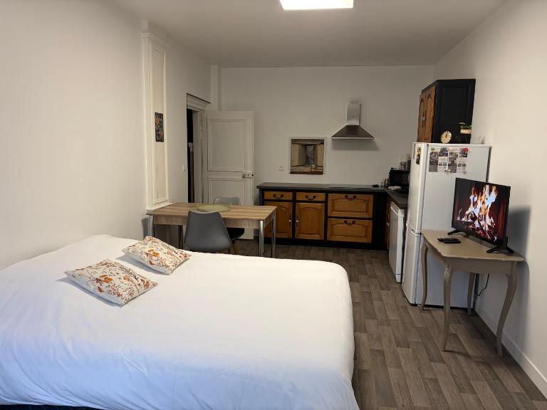 Au Tulipier, studio de 30m2, 2 personnes - B&B Combeaufontaine